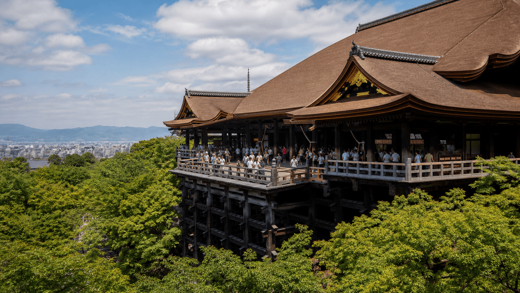 清水寺：悬于山坡的木造舞台的当前写实编辑视觉